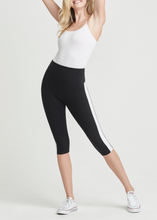 Load image into Gallery viewer, Talia Cropped Capri Shaping Legging - Cotton Stretch - Yummie