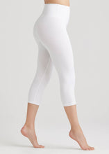 Load image into Gallery viewer, Talia Cropped Capri Shaping Legging - Cotton Stretch - Yummie