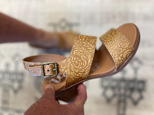 Load image into Gallery viewer, Zarina- Very G