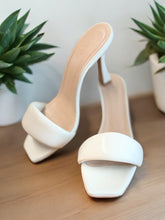 Load image into Gallery viewer, Betsy Heel - IRO Paris