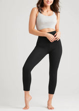 Load image into Gallery viewer, Talia Cropped Capri Shaping Legging - Cotton Stretch - Yummie