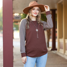 Load image into Gallery viewer, Cozy Quilted Top - style 40080