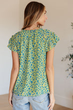 Load image into Gallery viewer, Anywhere We Go Flutter Sleeve Top in Blue Combo -Online Exclusive
