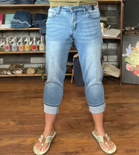 Load image into Gallery viewer, Lexi Light Wash Boyfriend Jean  - L &amp; B Jeans
