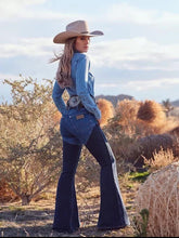 Load image into Gallery viewer, Lainey Wilson - Two Tonal Flare - Wrangler