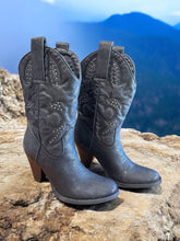 Load image into Gallery viewer, Wagon Wheel Boot Black - Very Volatile