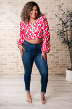 Load image into Gallery viewer, Zola Zip Up Abstract Print Crop Top in Magenta