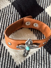 Load image into Gallery viewer, Cross Leather Cuff