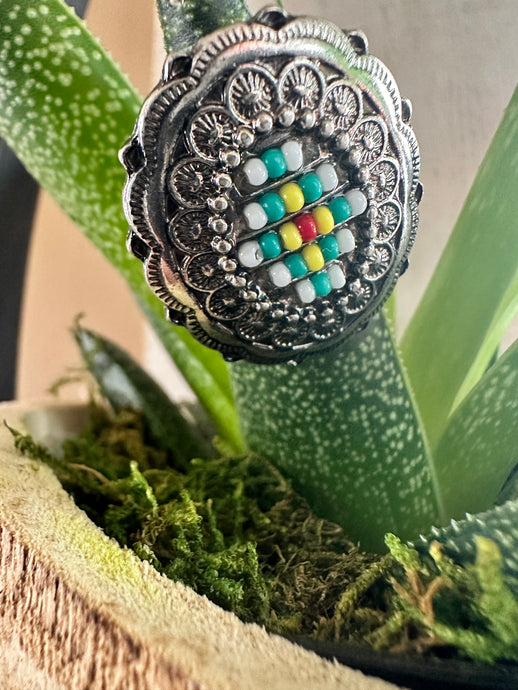 Silver Beaded Oval Ring (White)