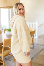 Load image into Gallery viewer, Chilling Out Quilted Pullover - Polagram