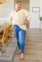 Load image into Gallery viewer, Chilling Out Quilted Pullover - Polagram